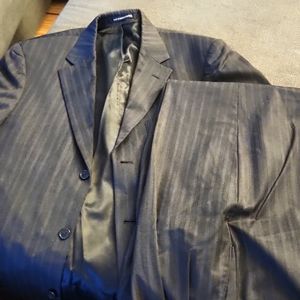 Grey 34L men's suit